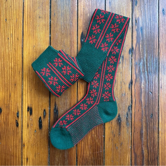 NWOT Vintage 1970s hand knit over-the-knee Christmas stockings/socks 20” - Picture 7 of 9